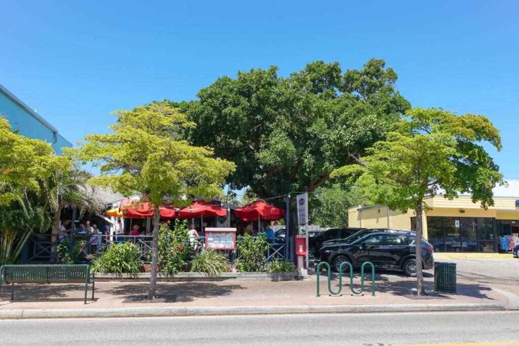 Siesta Key Village-Suite #3: A Block To The Beach! Sarasota Luaran gambar