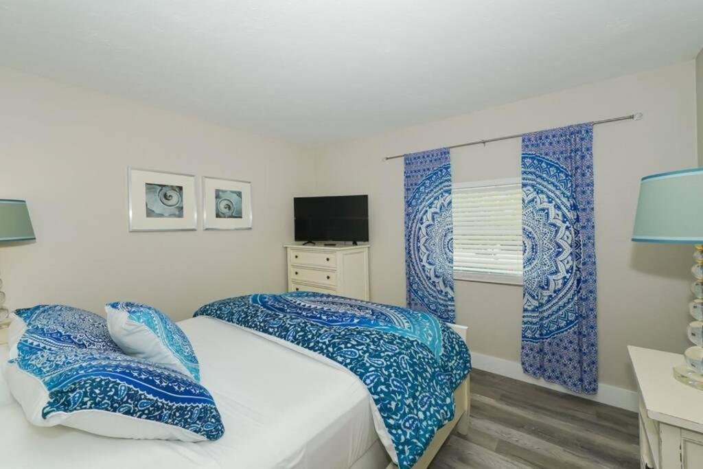 Siesta Key Village-Suite #3: A Block To The Beach! Sarasota Luaran gambar